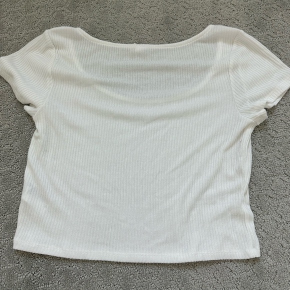 Crop top - Picture 2 of 4